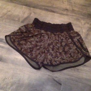 Camouflage LULU LEMON shorts